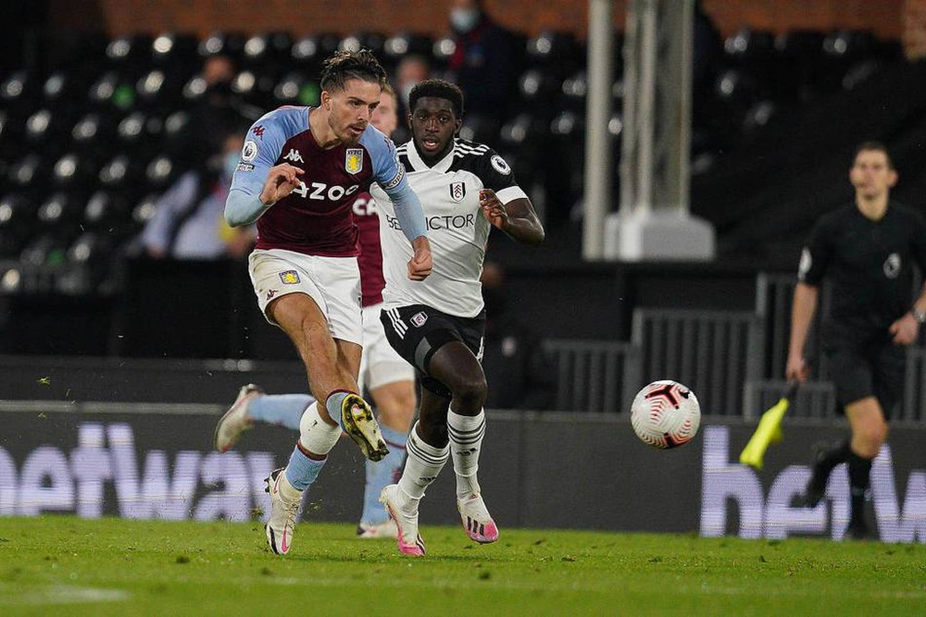 边路传中与 边路传中与